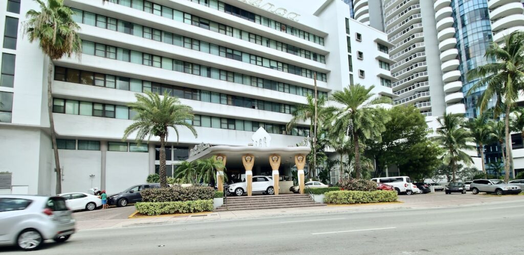 Beach Front Studio - Image 2