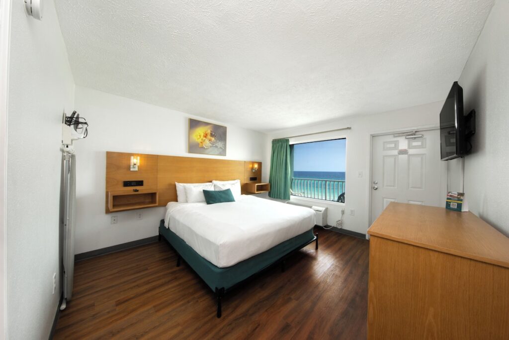 Beachcomber Beachfront Hotel, a By The Sea Resort - Image 3