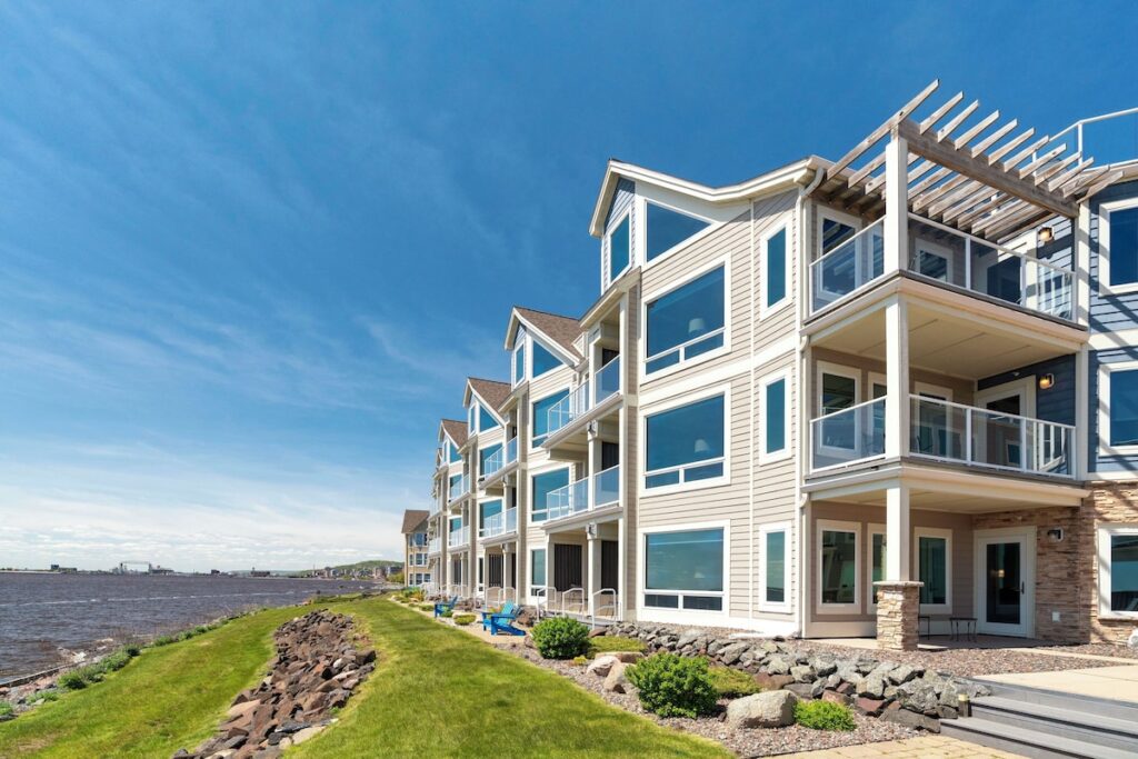 Beacon Pointe on Lake Superior - Image 3