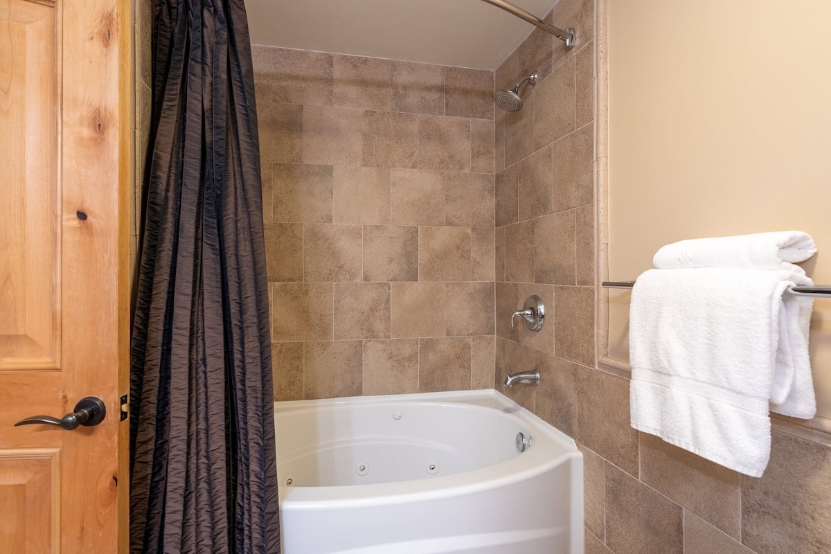 Bear Valley Vacation Condos by RedAwning featured image