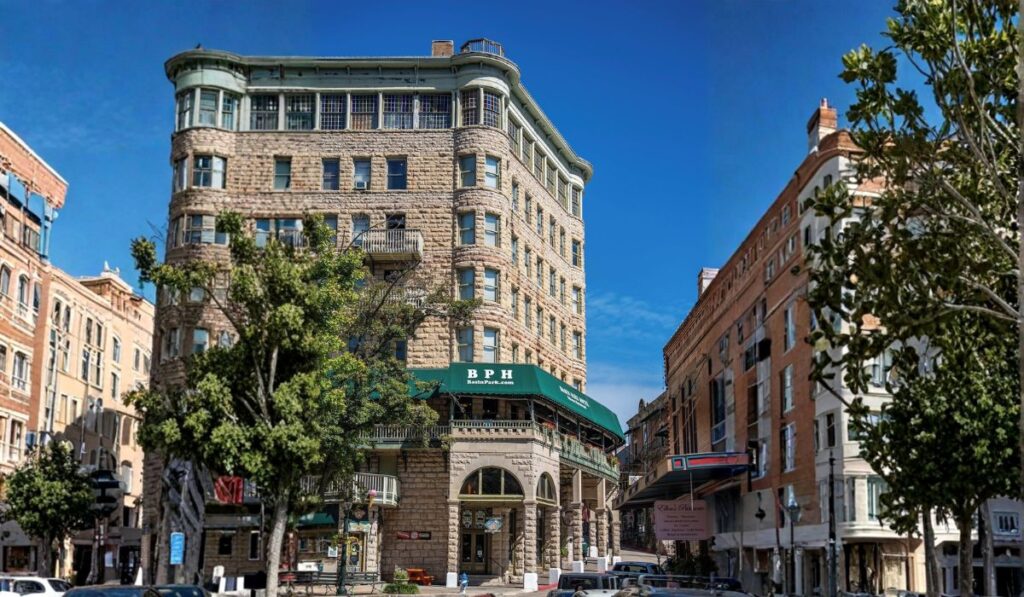 Beaver Lakefront Cabins – Couples Only Getaways - Image 4