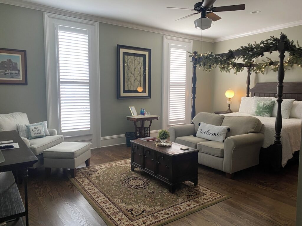 Belle Louise Historic Guest House - Image 2