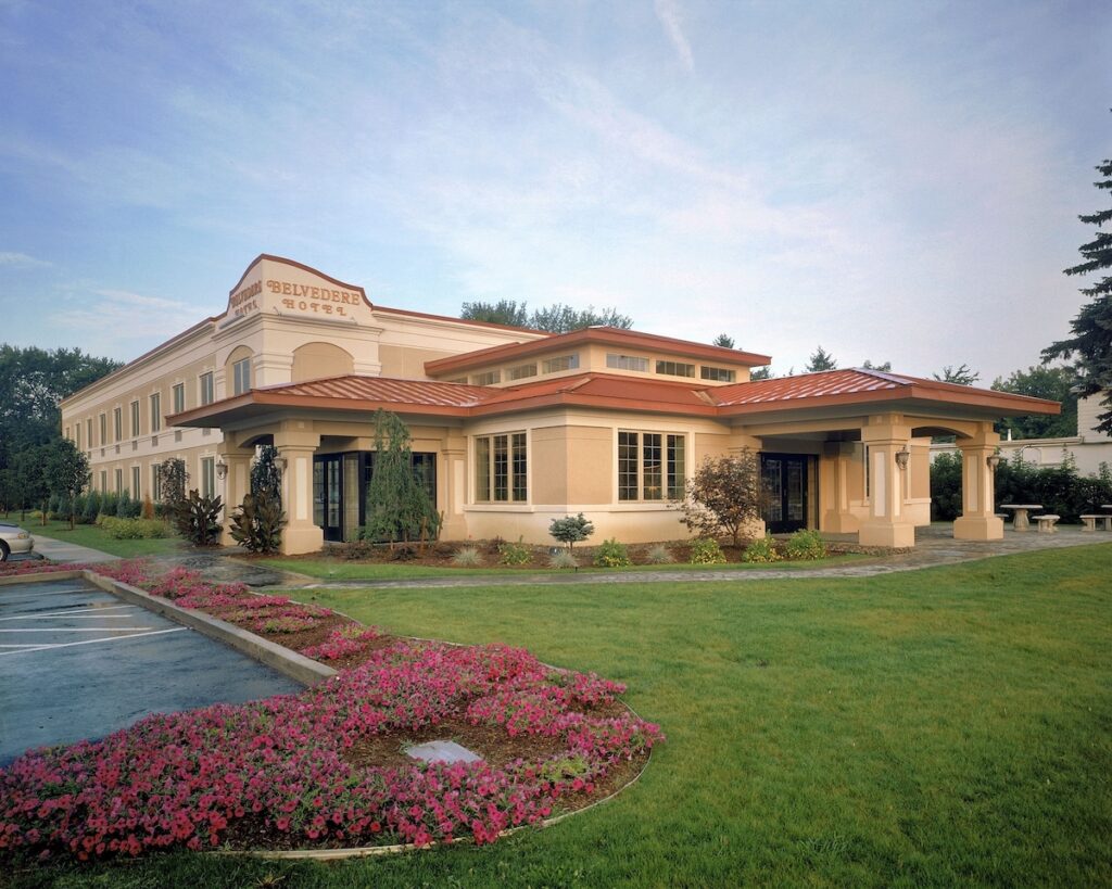 Belvedere Inn - Image 5