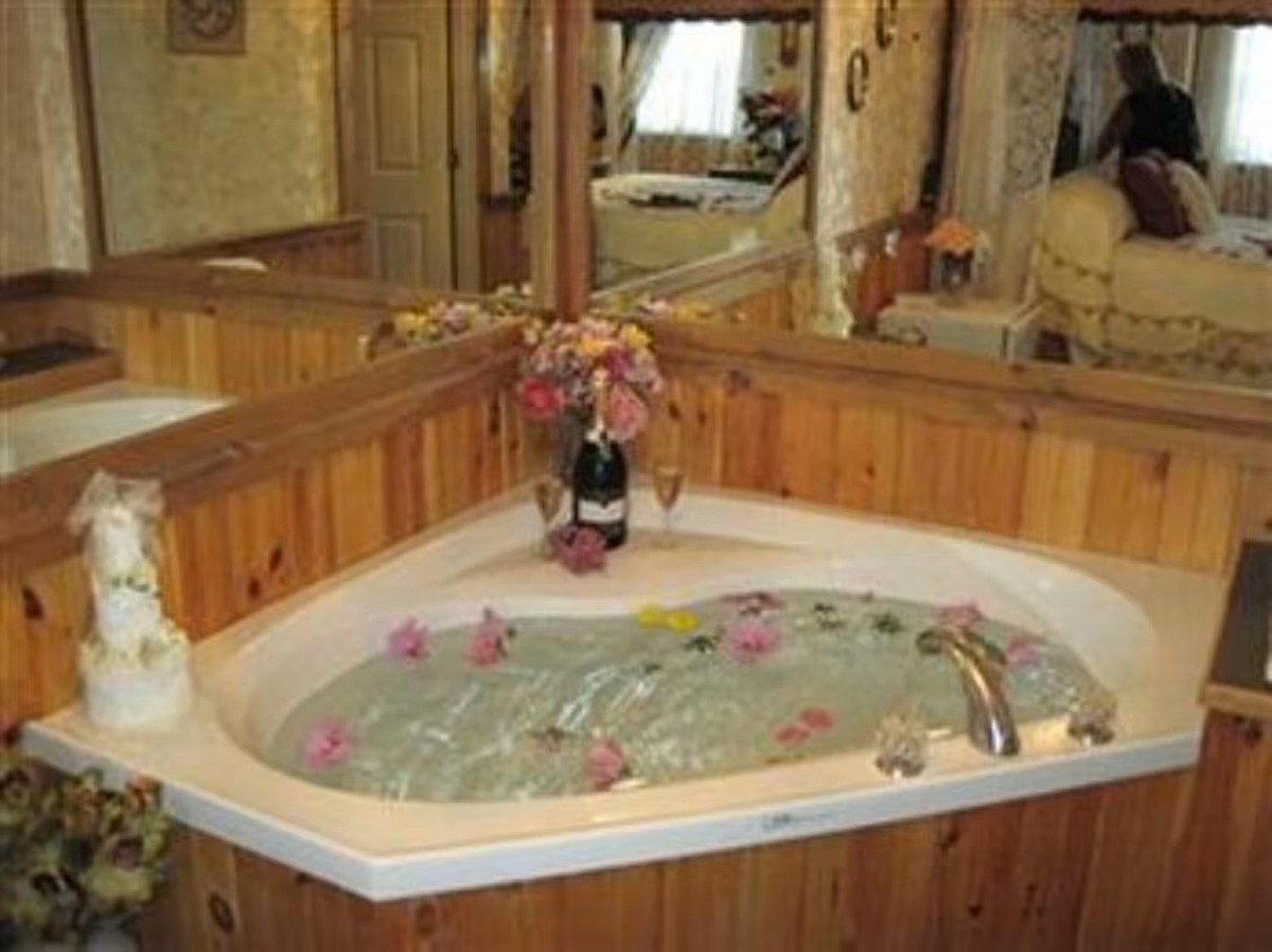Berry Patch Bed and Breakfast jetted tub