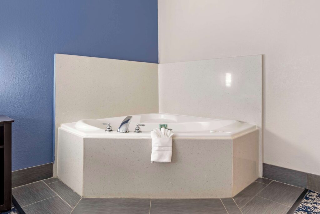 Best Western Canton Inn - Image 1