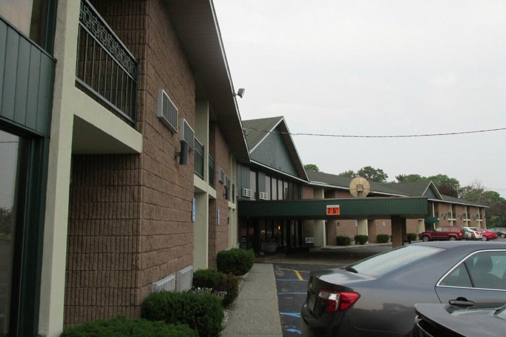 Best Western Clifton Park - Image 4