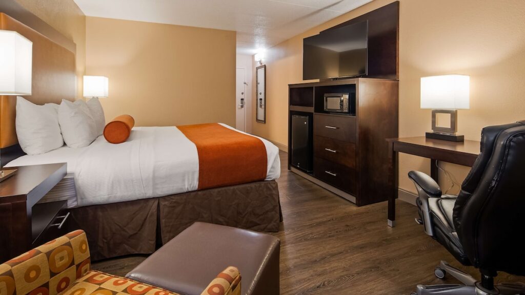 Best Western Crossroads Of The Bluffs - Image 3