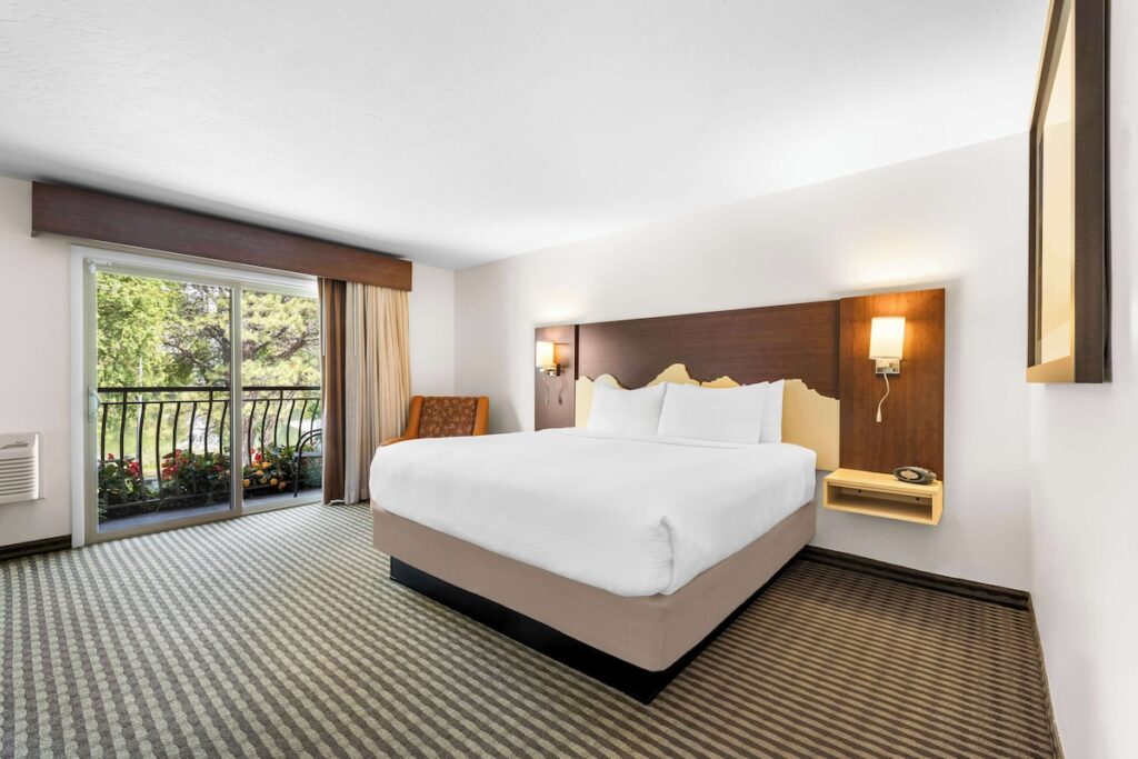 Best Western Driftwood Inn - Image 2