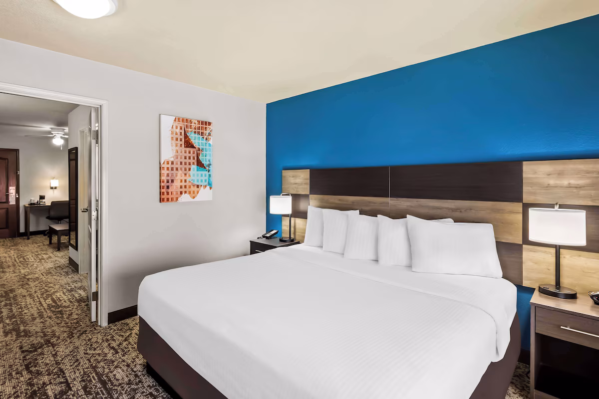 Best Western Fort Wayne Inn & Suites North - Image 3