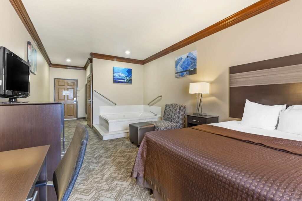 Best Western Fort Worth Inn & Suites - Image 4