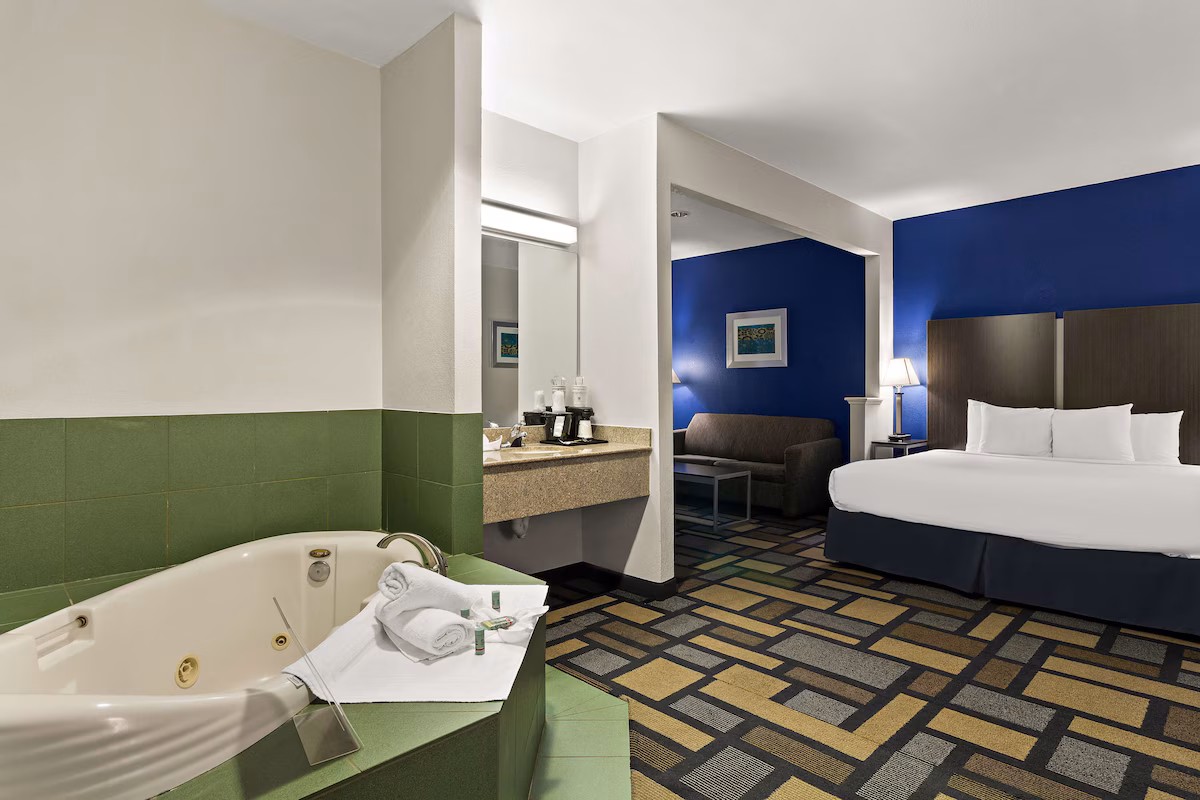 Best Western Galleria Inn & Suites - Image 1