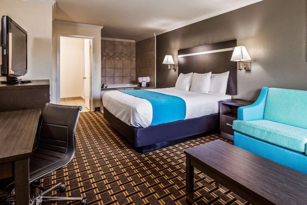 Best Western Garden Inn - Image 4