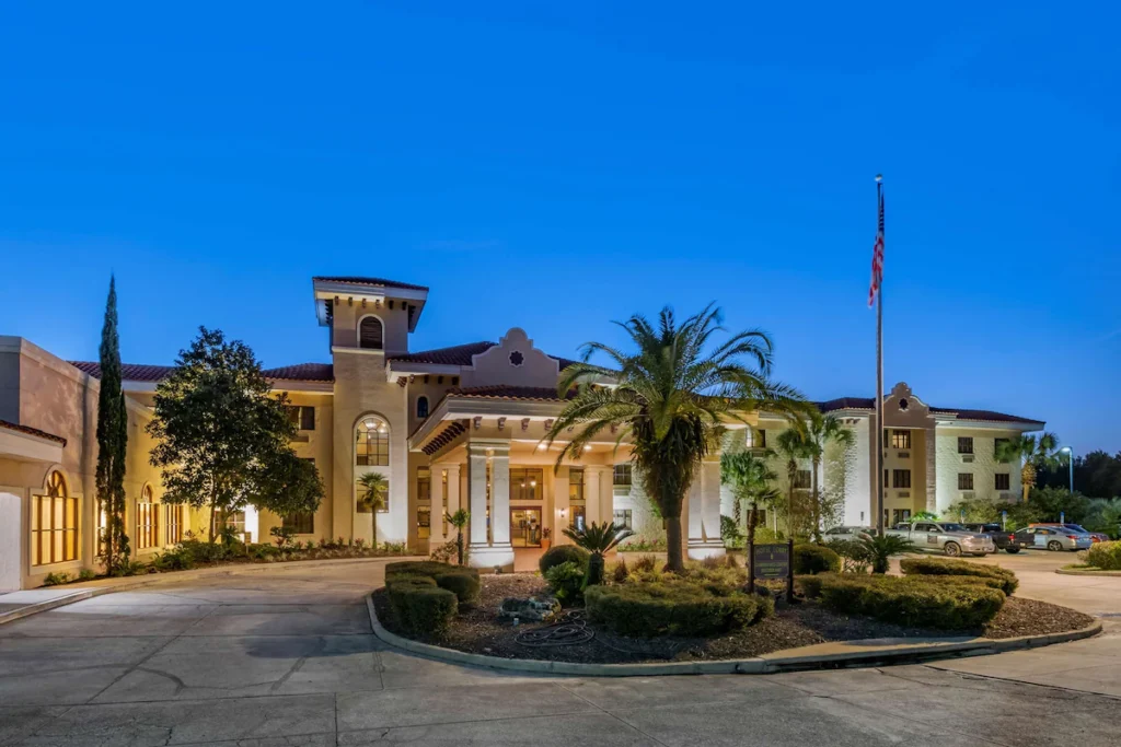 Best Western Gateway Grand - Image 2