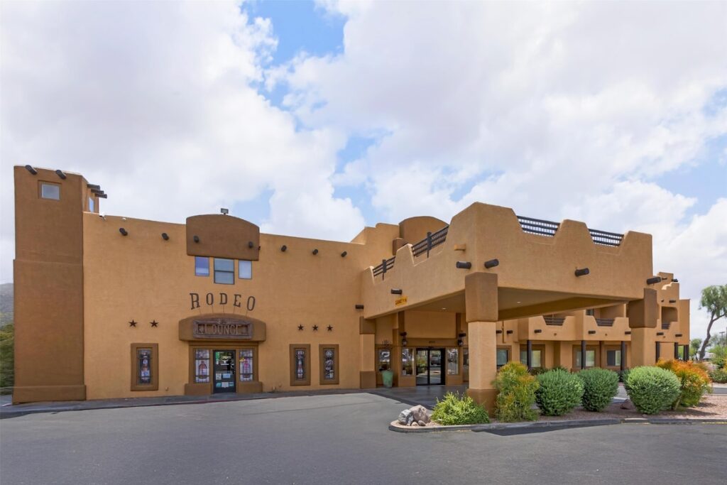 Best Western Gold Canyon Inn & Suites - Image 2
