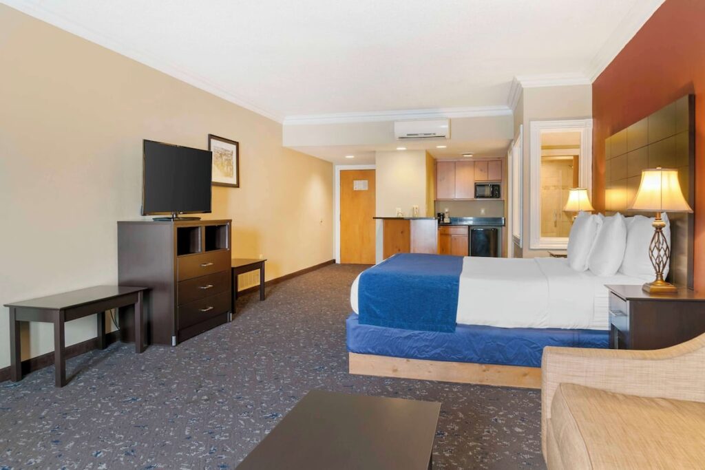 Best Western Greenfield Inn - Image 4