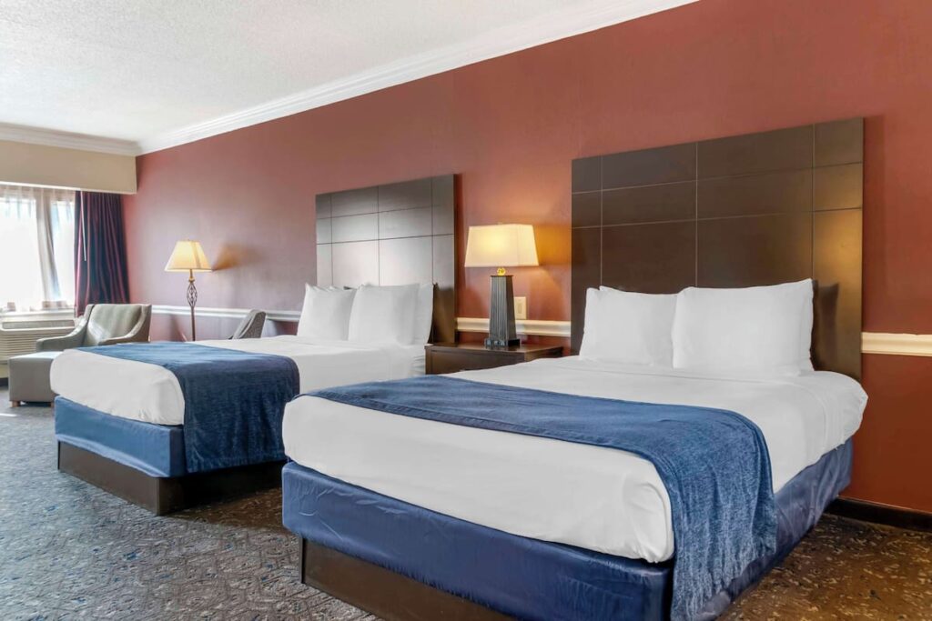 Best Western Greenfield Inn - Image 3