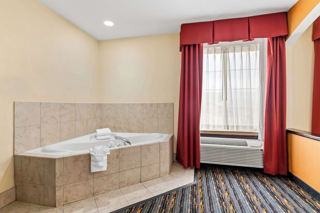 Best Western Kenosha Inn - Image 2