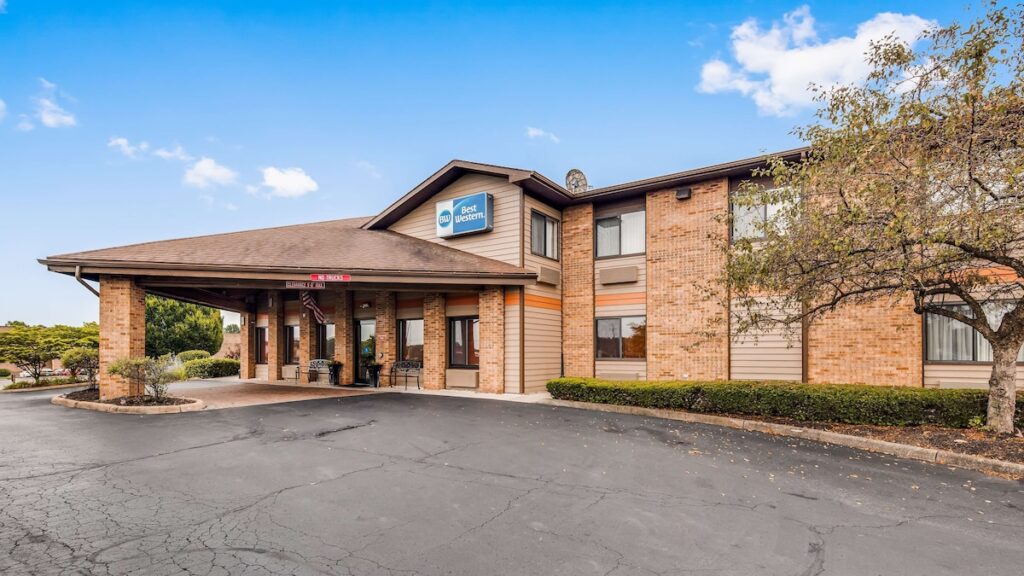 Best Western Lakewood Inn - Image 2