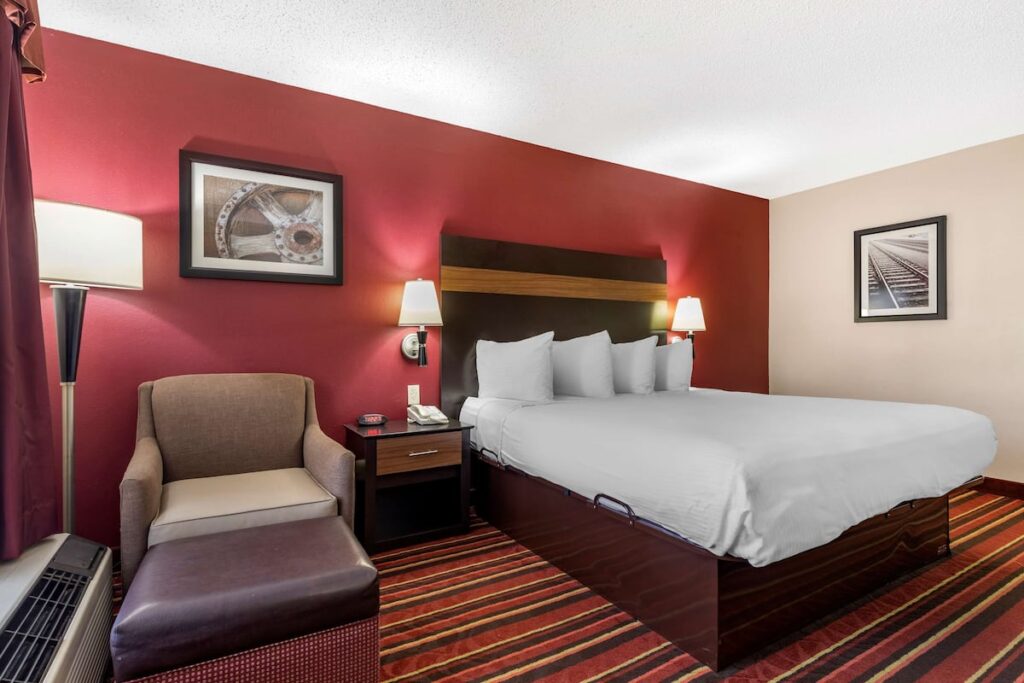 Best Western Lindale Inn - Image 4