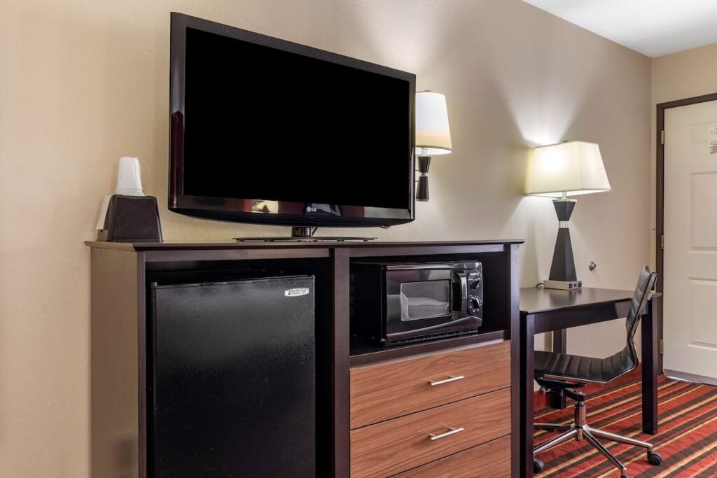 Best Western Lindale Inn - Image 3