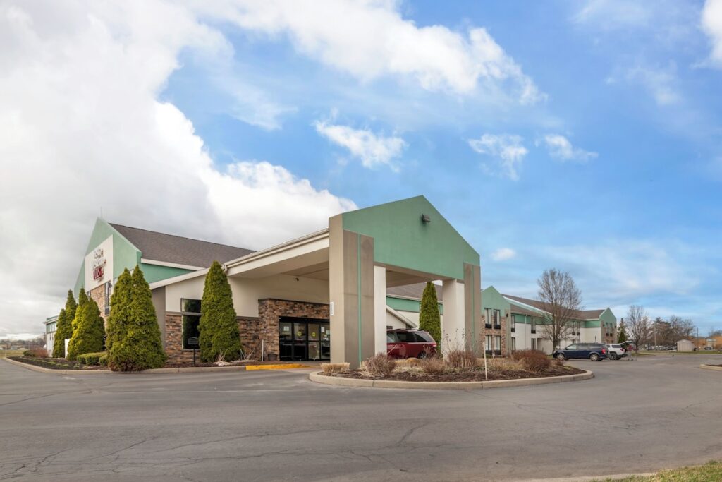 Best Western Liverpool-Syracuse Inn & Suites - Image 4