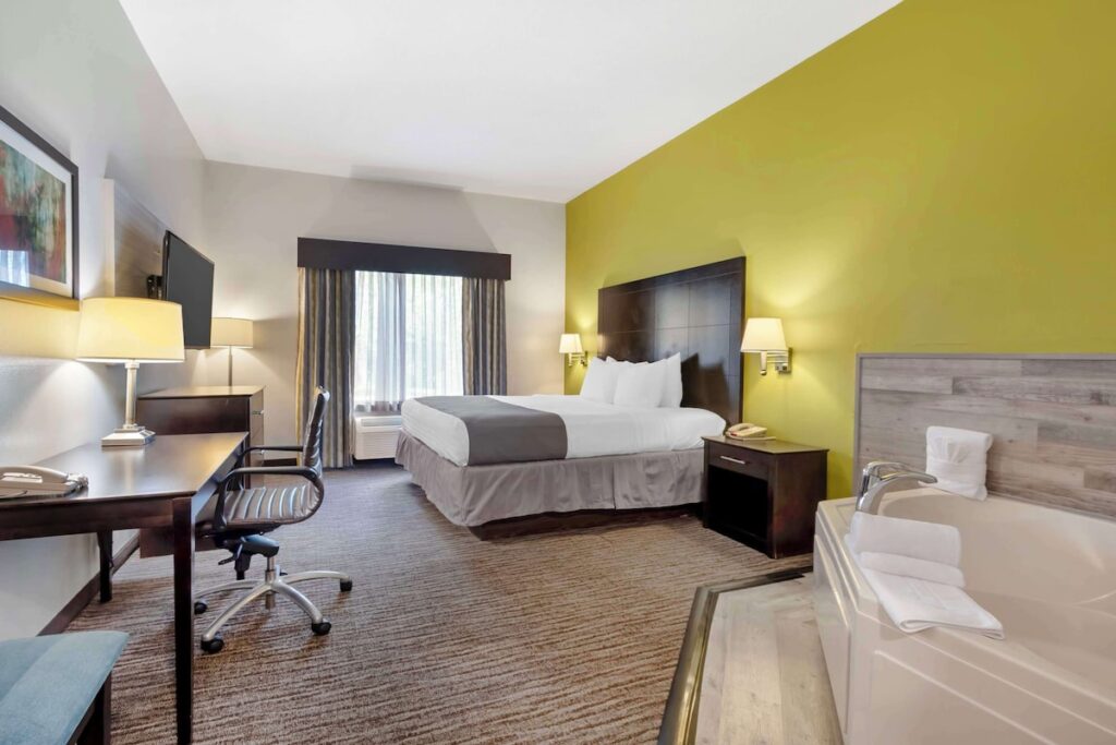 Best Western Magnolia Inn And Suites - Image 1