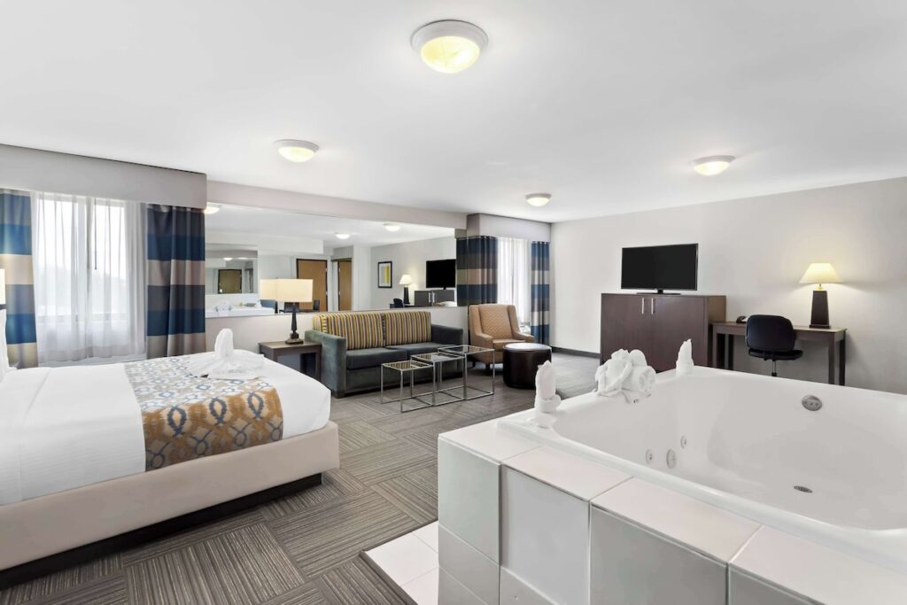 Best Western Naperville Inn - Image 1