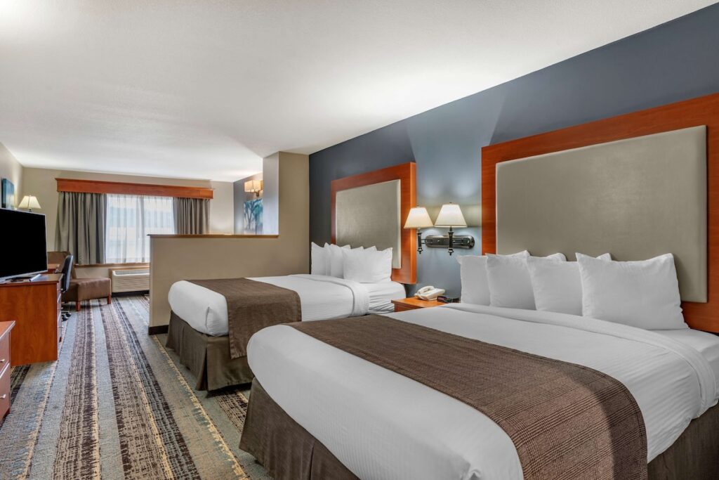 Best Western Newberg Inn - Image 3