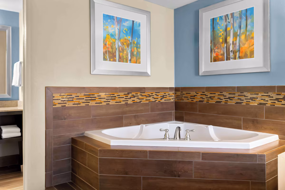 Best Western Newport Inn - Image 1