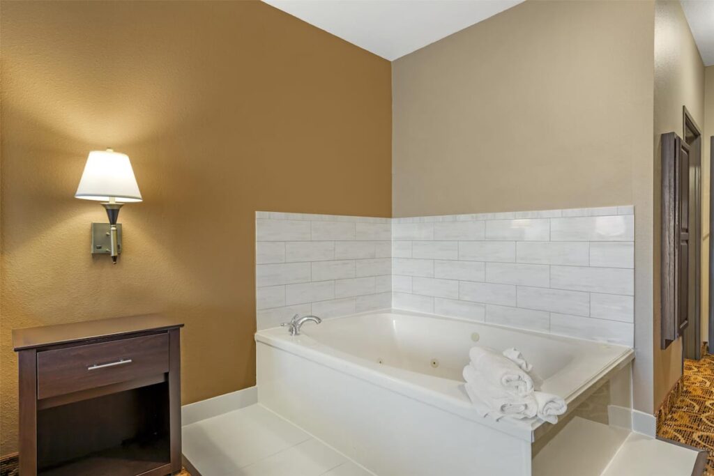 Best Western Northwest Inn - Image 1