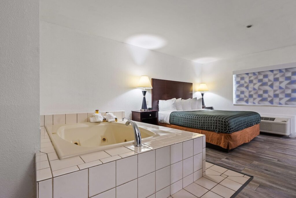 Best Western Oakbrook Inn - Image 1