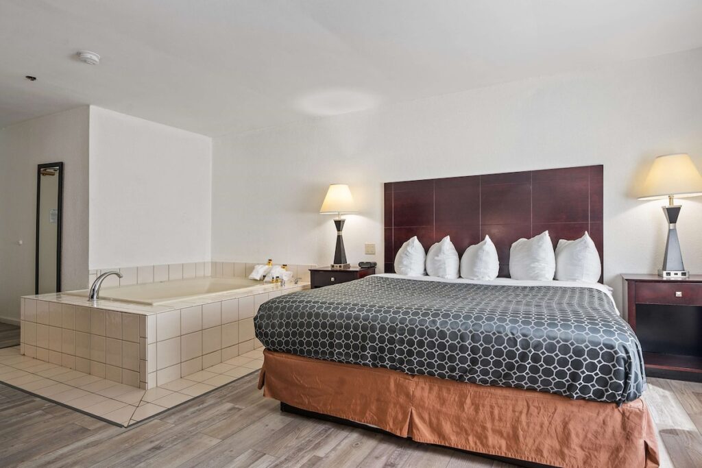 Best Western Oakbrook Inn - Image 3