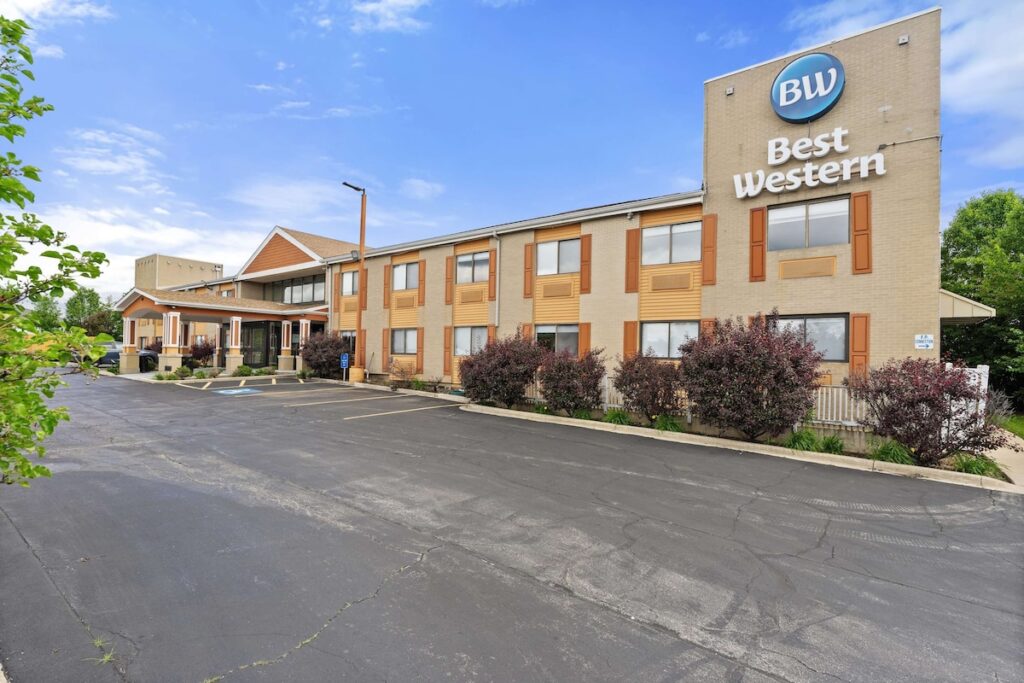 Best Western Oakbrook Inn - Image 2