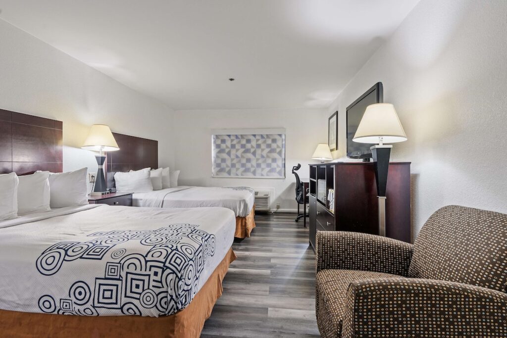 Best Western Oakbrook Inn - Image 4