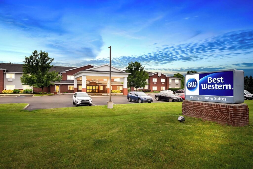 Best Western Palmyra Inn & Suites - Image 2