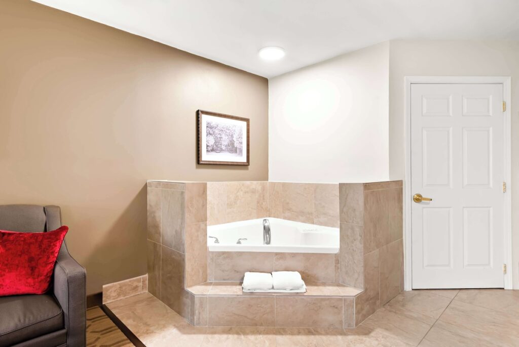 Best Western Palmyra Inn & Suites - Image 1