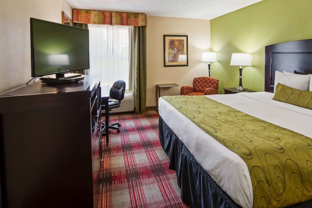 Best Western Plus Addison/Dallas Hotel - Image 3