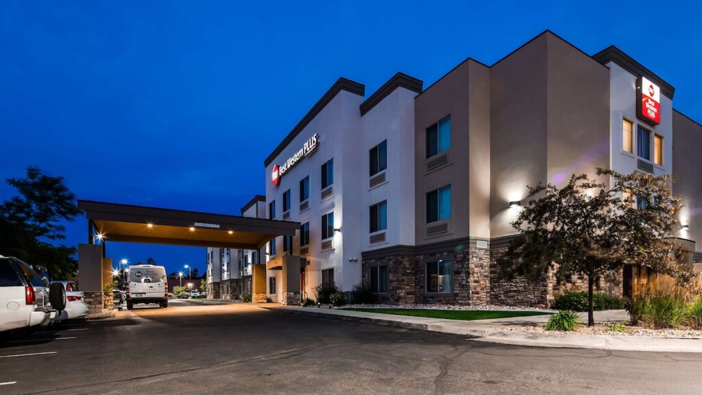 Best Western Plus Airport Inn & Suites - Image 5