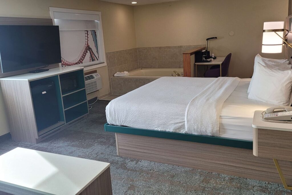 Best Western Plus Altoona Inn - Image 4