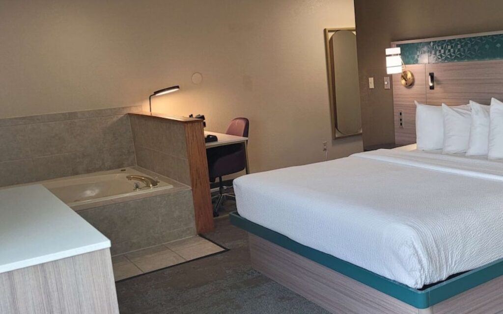 Best Western Plus Altoona Inn