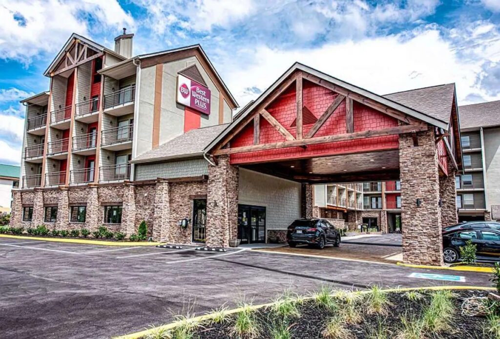 Best Western Plus Apple Valley Lodge Pigeon Forge - Image 2