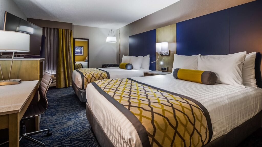 Best Western Plus Bloomington East Hotel - Image 3