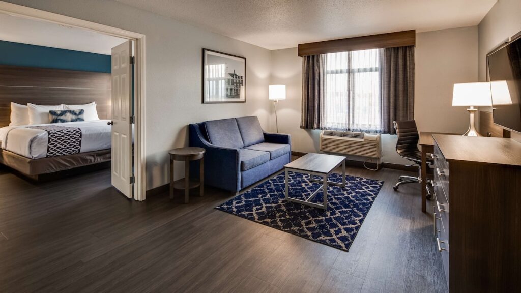 Best Western Plus Champaign/Urbana Inn - Image 4