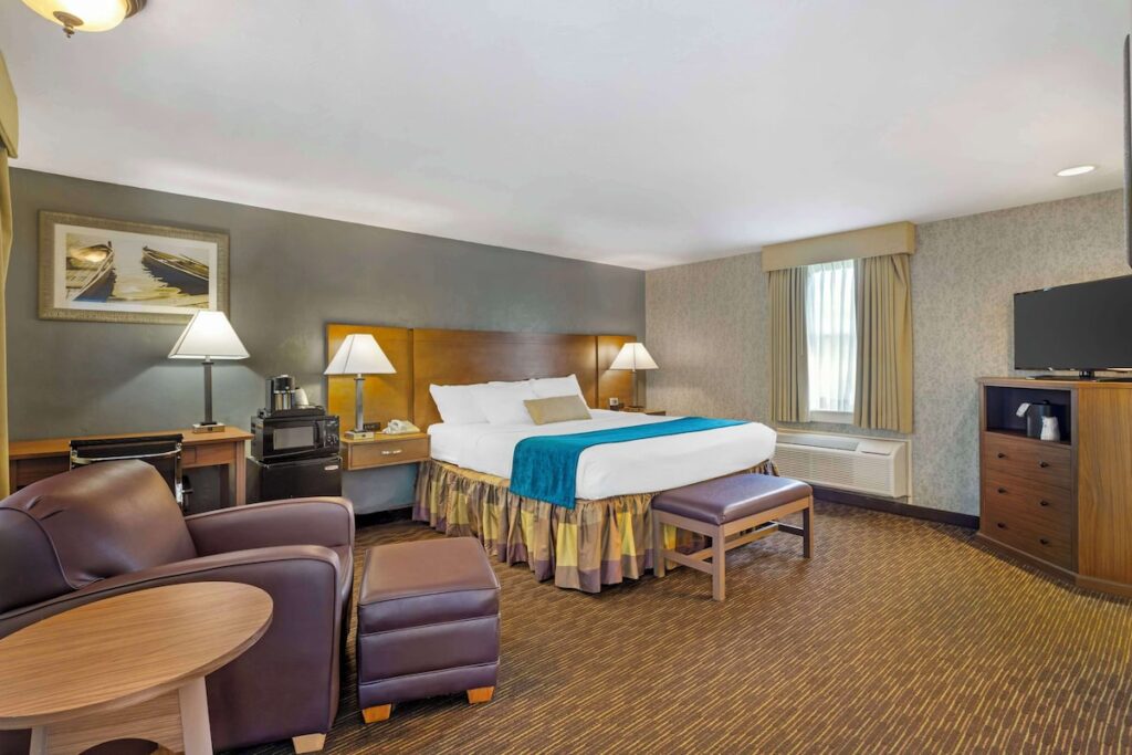 Best Western Plus Cold Spring - Image 3
