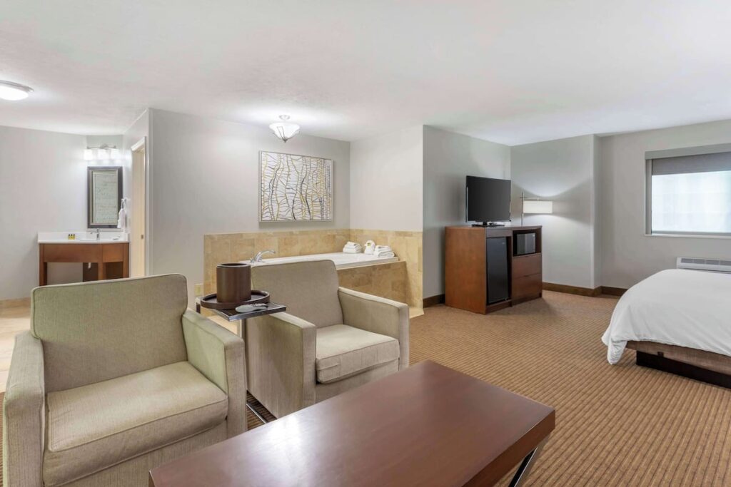 Best Western Plus Cottontree Inn - Image 1