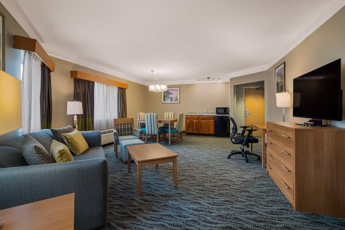 Best Western Plus Executive Court Inn & Conference Center - Image 4