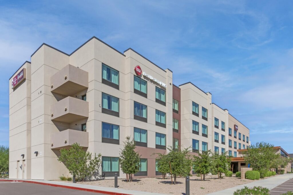 Best Western Plus Executive Residency Phoenix North Happy Valley - Image 4