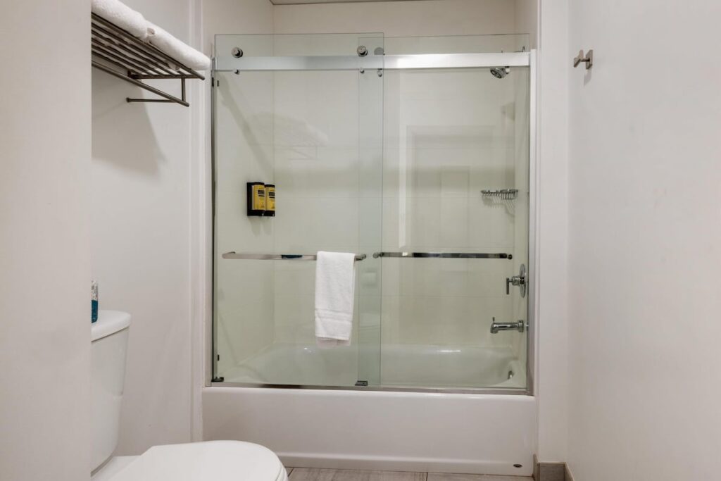 Best Western Plus Executive Suites - Image 1