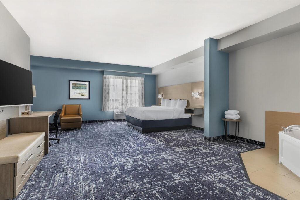 Best Western Plus Fort Worth Forest Hill Inn & Suites - Image 3