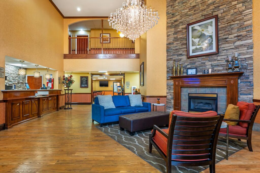 Best Western Plus Georgetown Corporate Center Hotel - Image 3